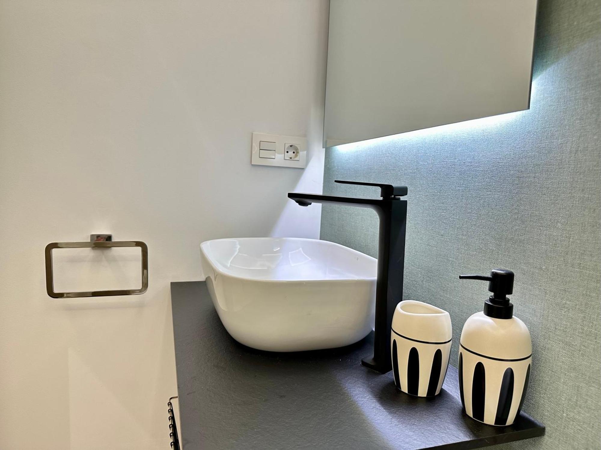 Suites 18 - Hostatel Granada Bagian luar foto